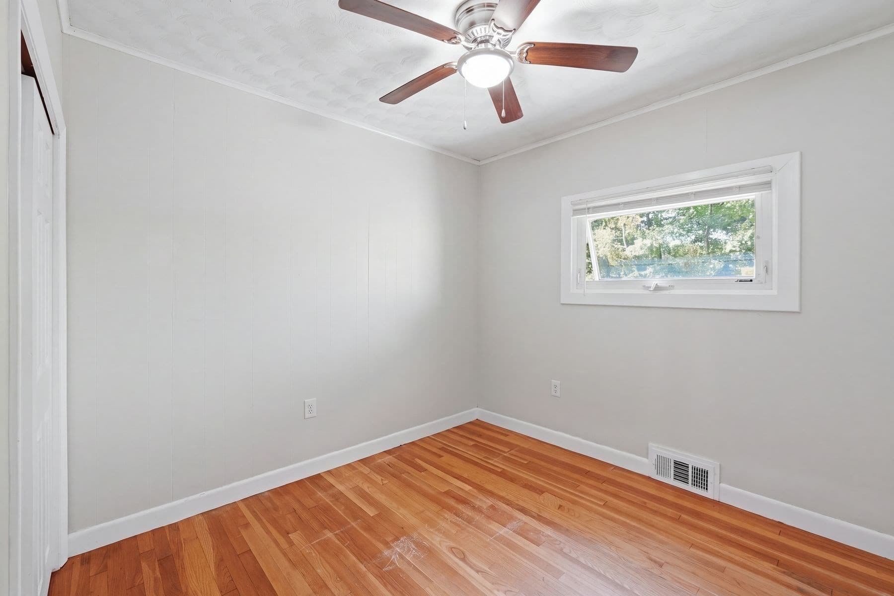 Single Family Residence at 7 Athens St, Auburn MA 01510, Auburn, photo 12 of 34