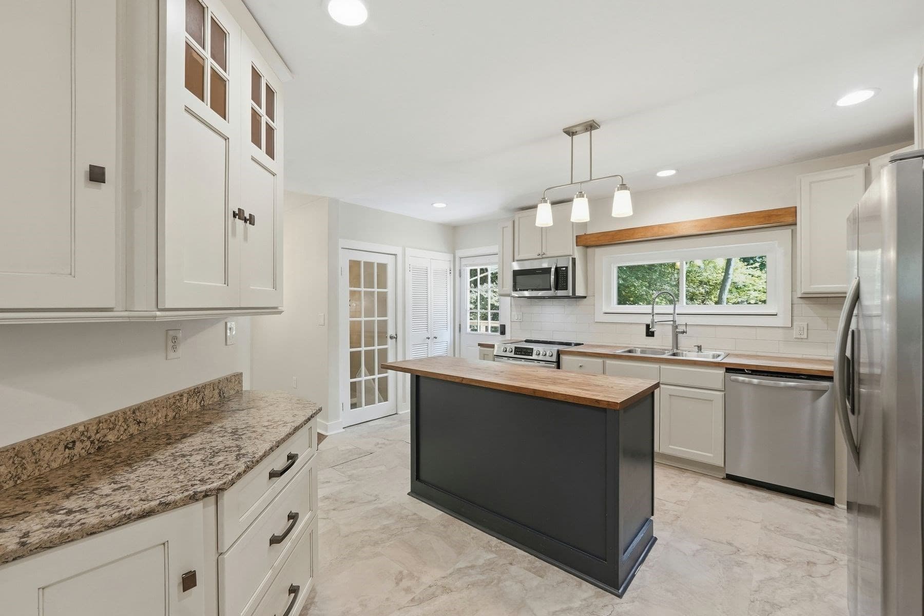 Single Family Residence at 7 Athens St, Auburn MA 01510, Auburn, photo 7 of 34