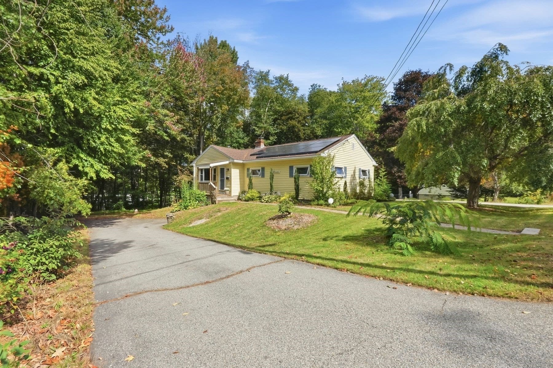 Single Family Residence at 7 Athens St, Auburn MA 01510, Auburn, photo 4 of 34