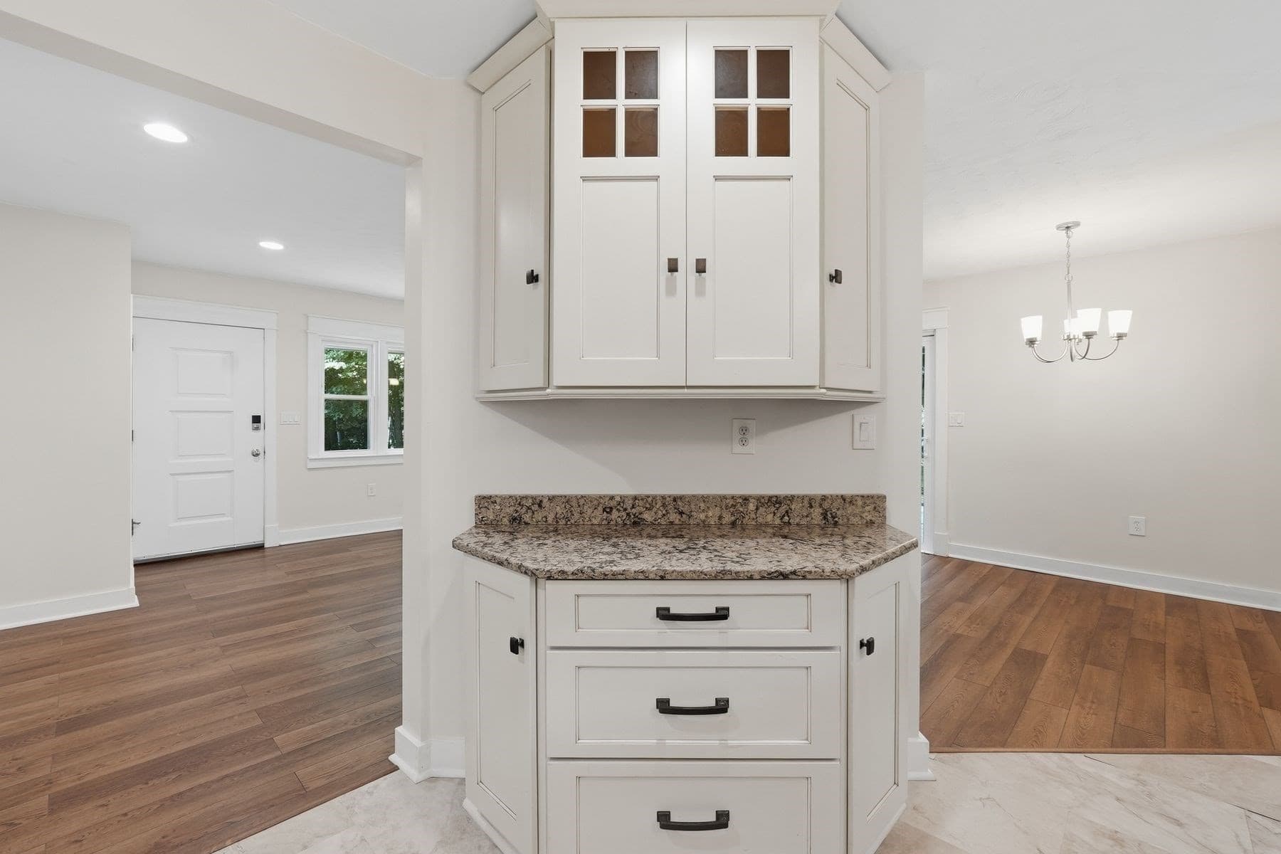 Single Family Residence at 7 Athens St, Auburn MA 01510, Auburn, photo 8 of 34