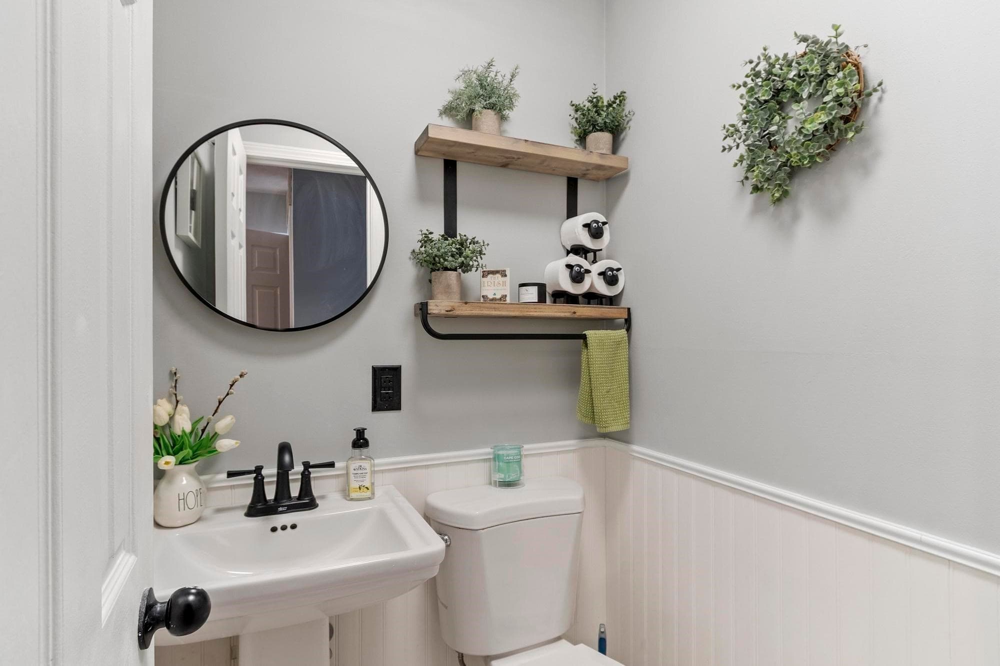 Condominium at 84 Waterford Dr # 84, Worcester MA 01602, Worcester, photo 17 of 39