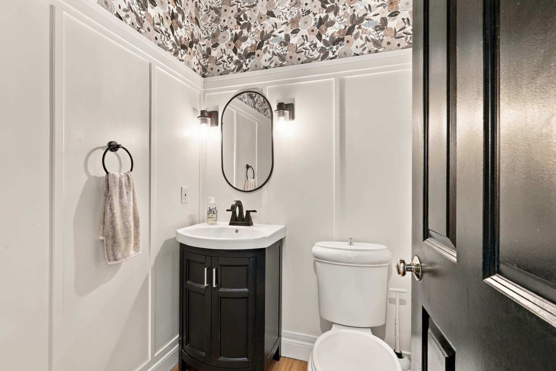 Single Family Residence at 17 Rock Brook Way, Boxford MA 01921, Boxford, photo 20 of 41