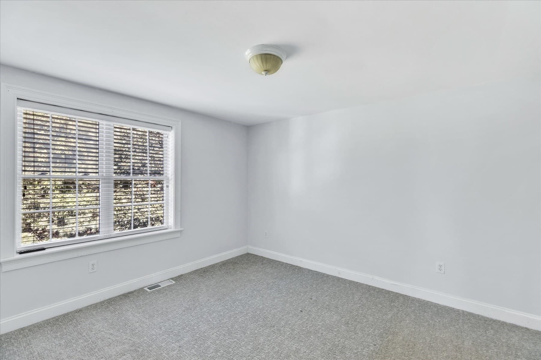 Single Family Residence at 5 Granite Cir, Sandwich MA 02537, Sandwich, photo 28 of 39