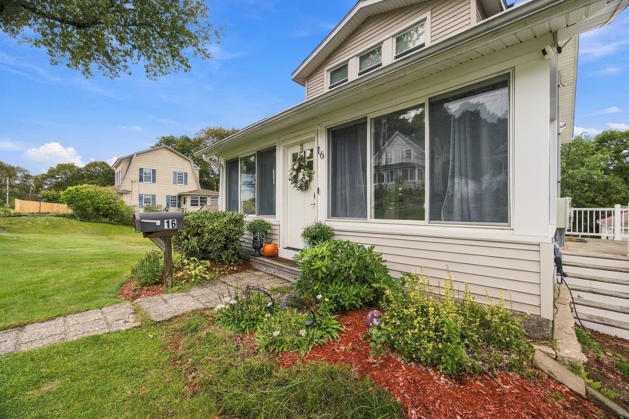 Single Family Residence at 16 Field St, Auburn MA 01501, Auburn, photo 3 of 42