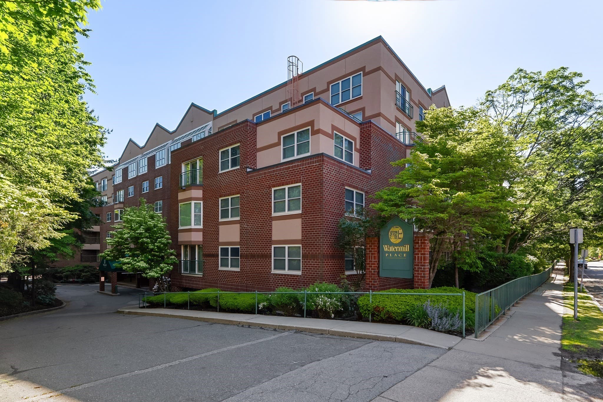 Condominium at 1 Watermill Pl # 426, Arlington MA 02476, Arlington, photo 3 of 34