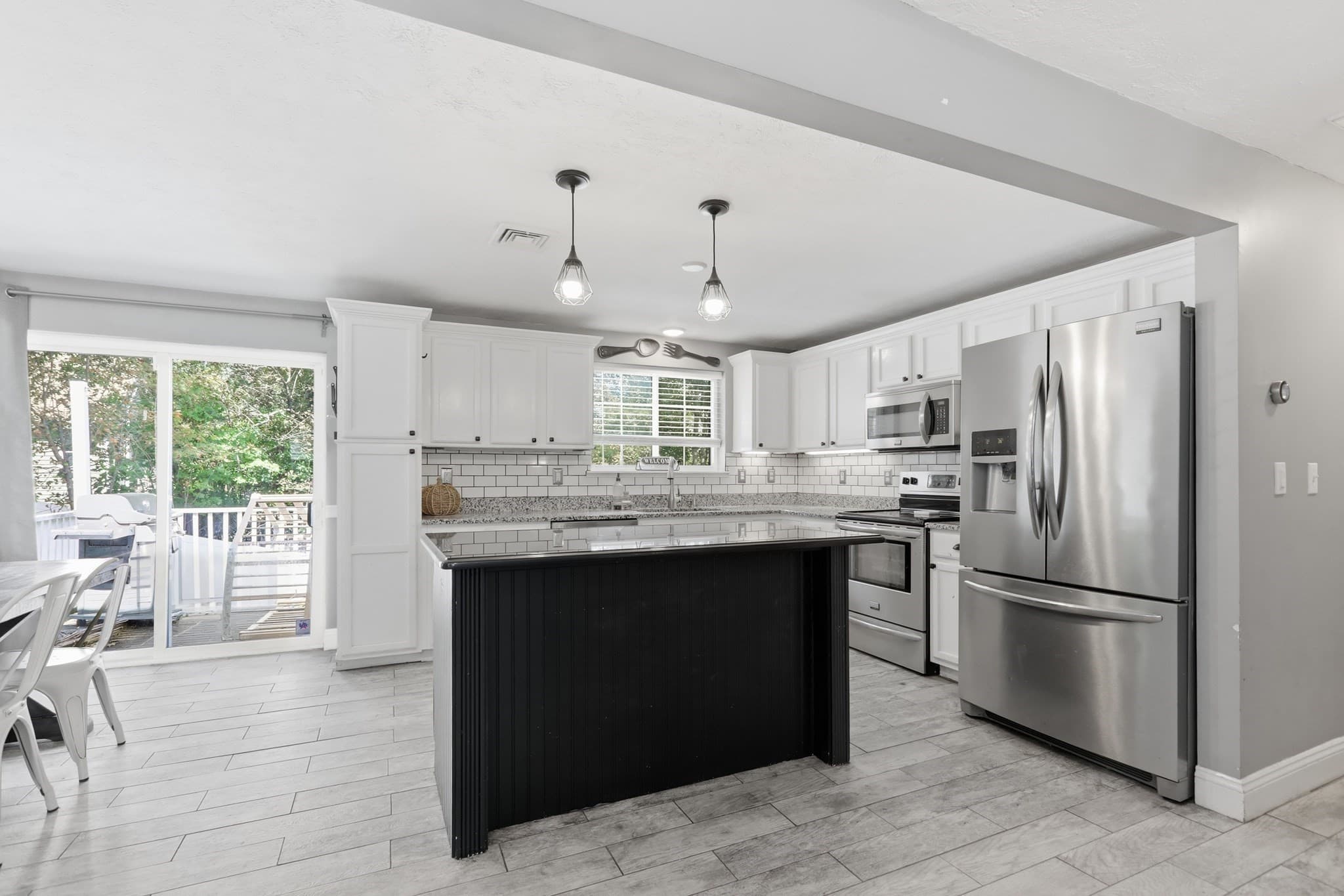 Single Family Residence at 29 Clearview Ave, Fitchburg MA 01420, Fitchburg, photo 2 of 26