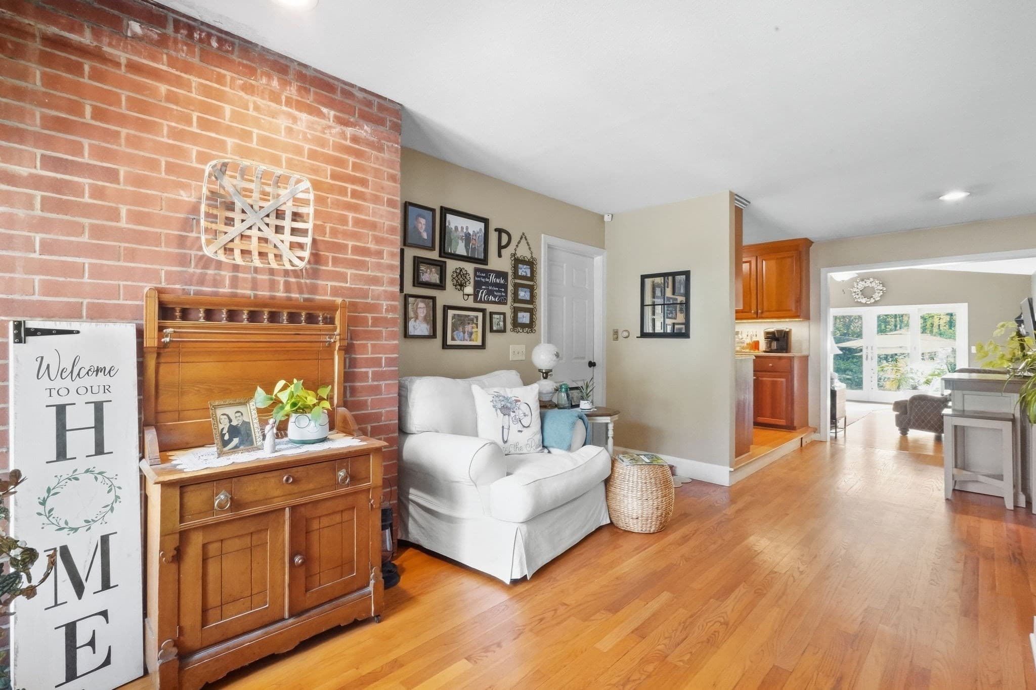 Single Family Residence at 36 Decorie Dr, Wilbraham MA 01095, Wilbraham, photo 8 of 41