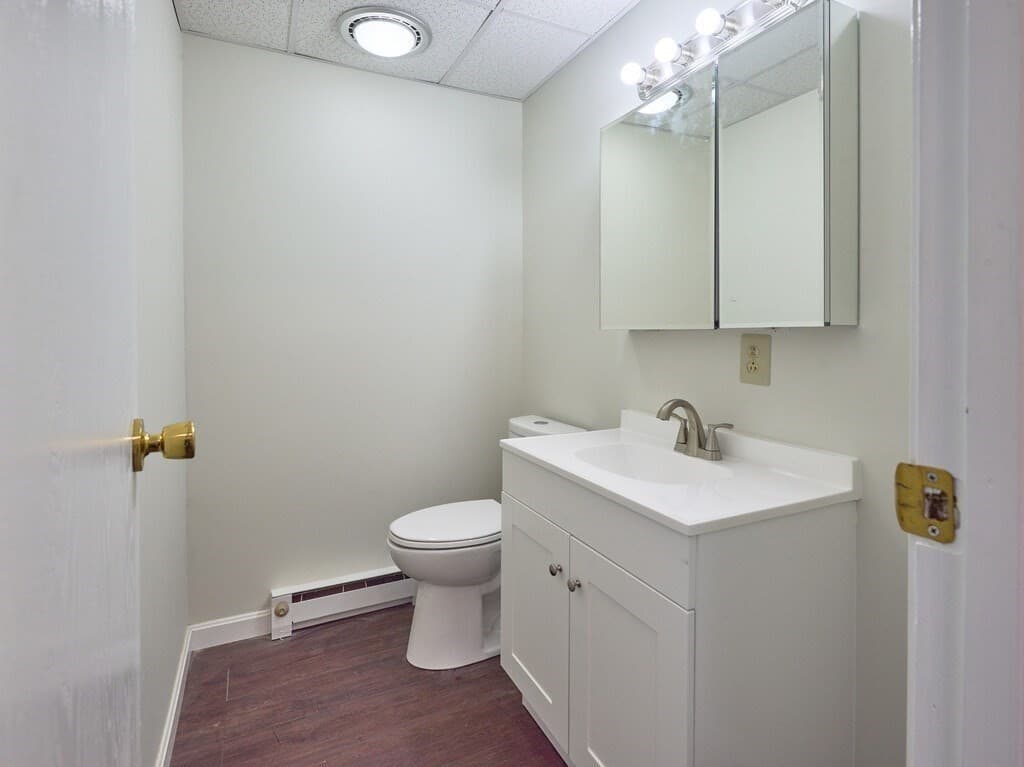 Condominium at 270 Sunderland Rd # 40, Worcester MA 01604, Worcester, photo 13 of 28