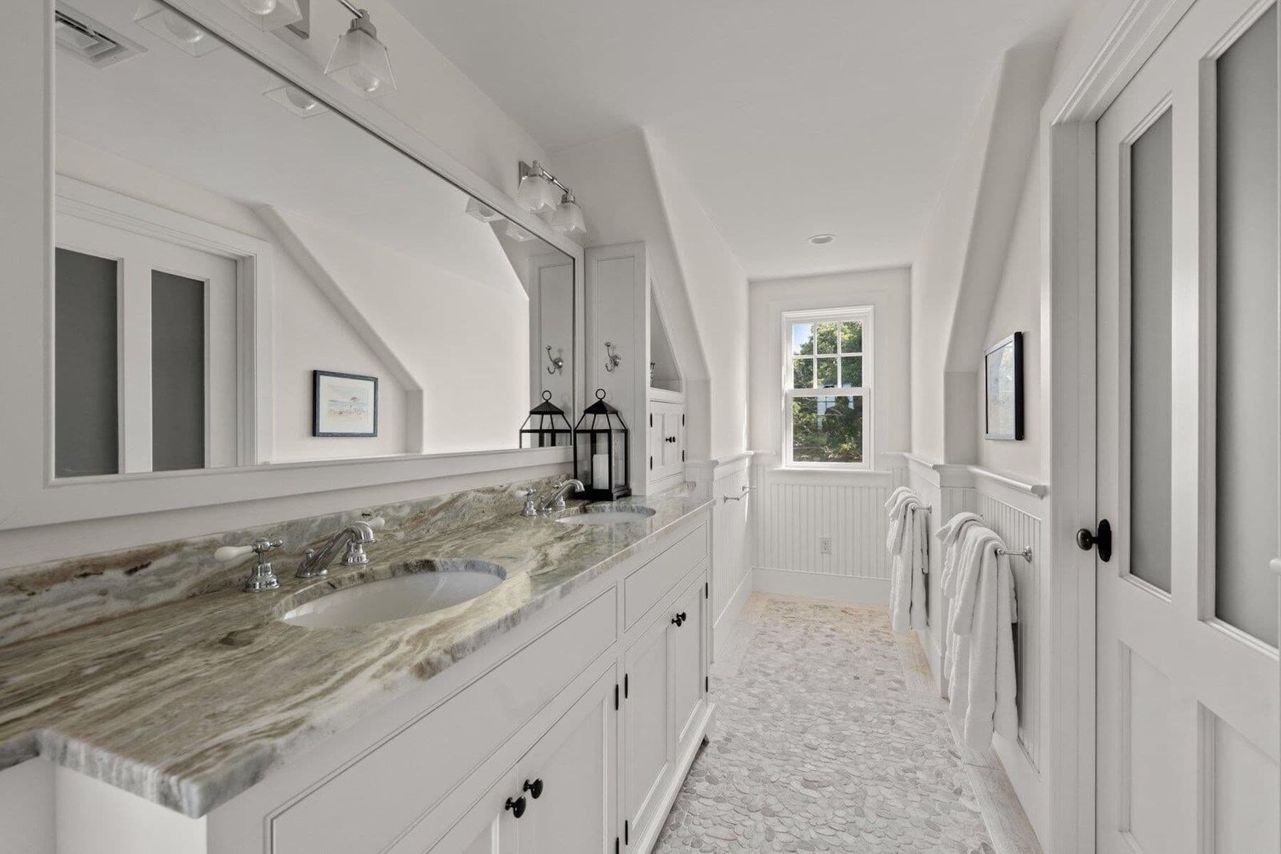 Single Family Residence at 102 Sesuit Neck Rd, Dennis MA 02641, Dennis, photo 17 of 42