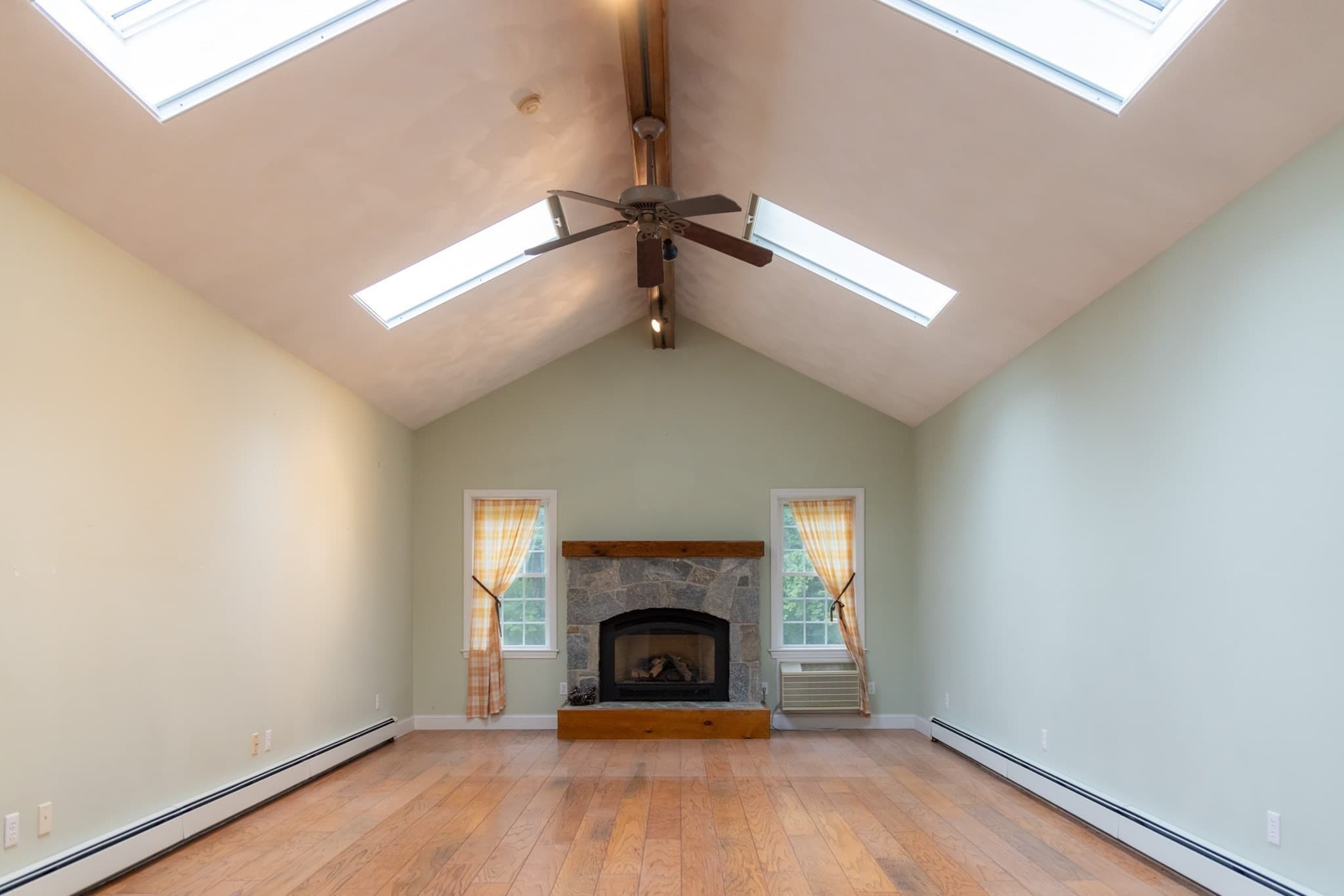 Single Family Residence at 15 Hannan Ridge Rd, Haverhill MA 01832, Haverhill, photo 18 of 42