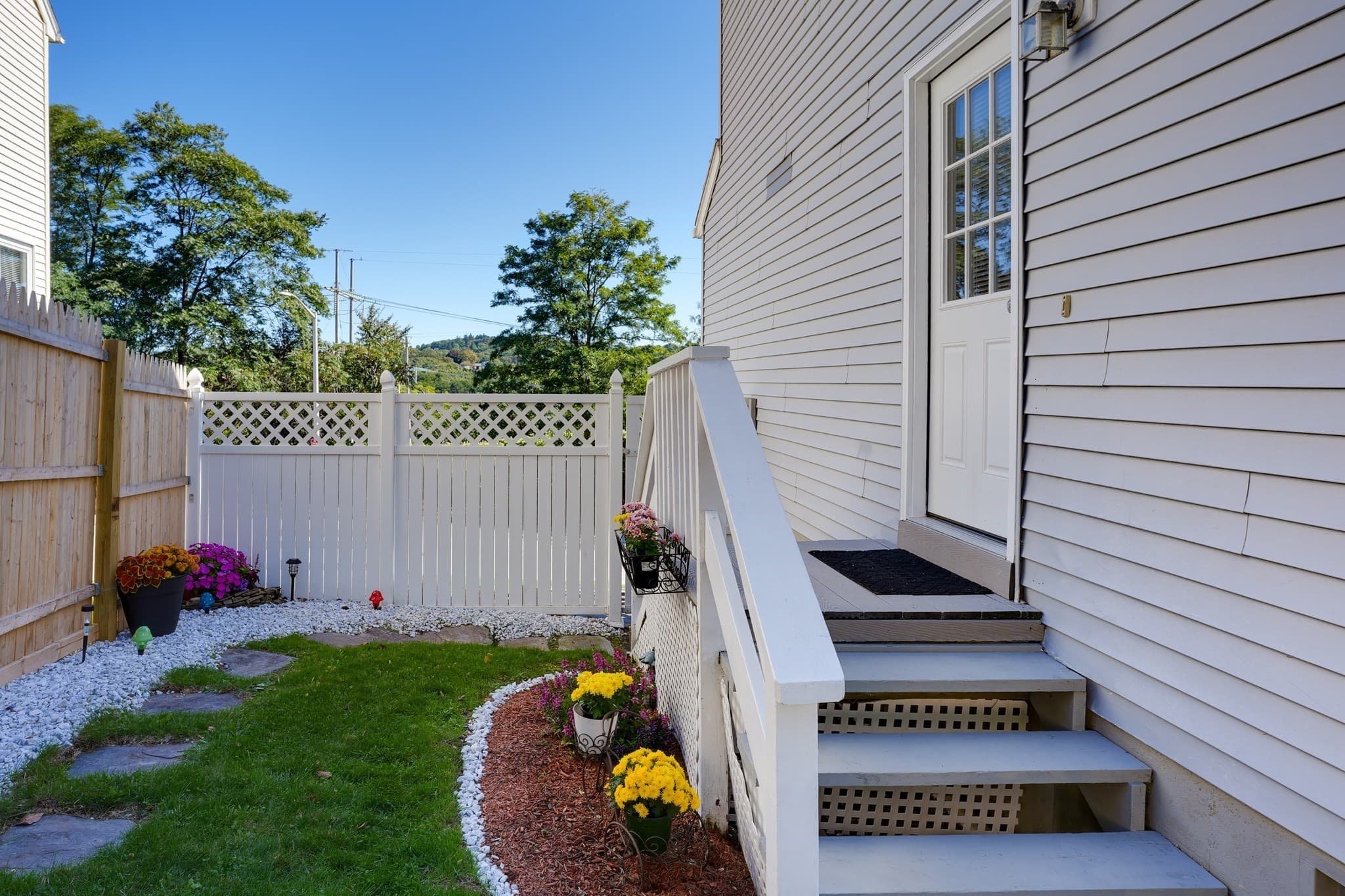 Single Family Residence at 22 Byron St, Worcester MA 01605, Worcester, photo 22 of 33