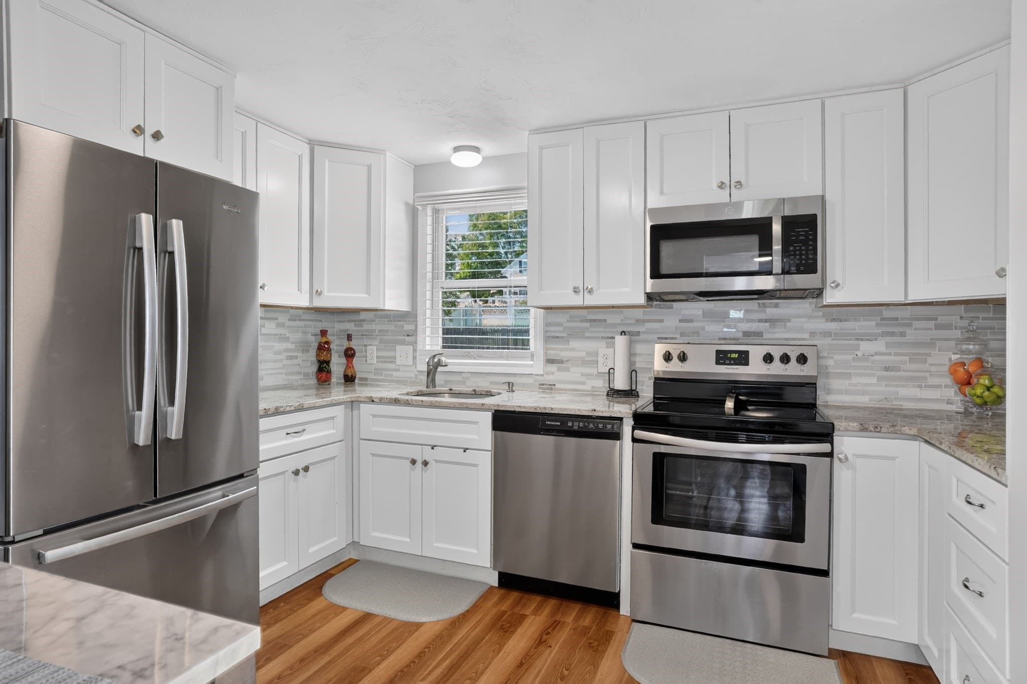 Single Family Residence at 22 Byron St, Worcester MA 01605, Worcester, photo 9 of 33