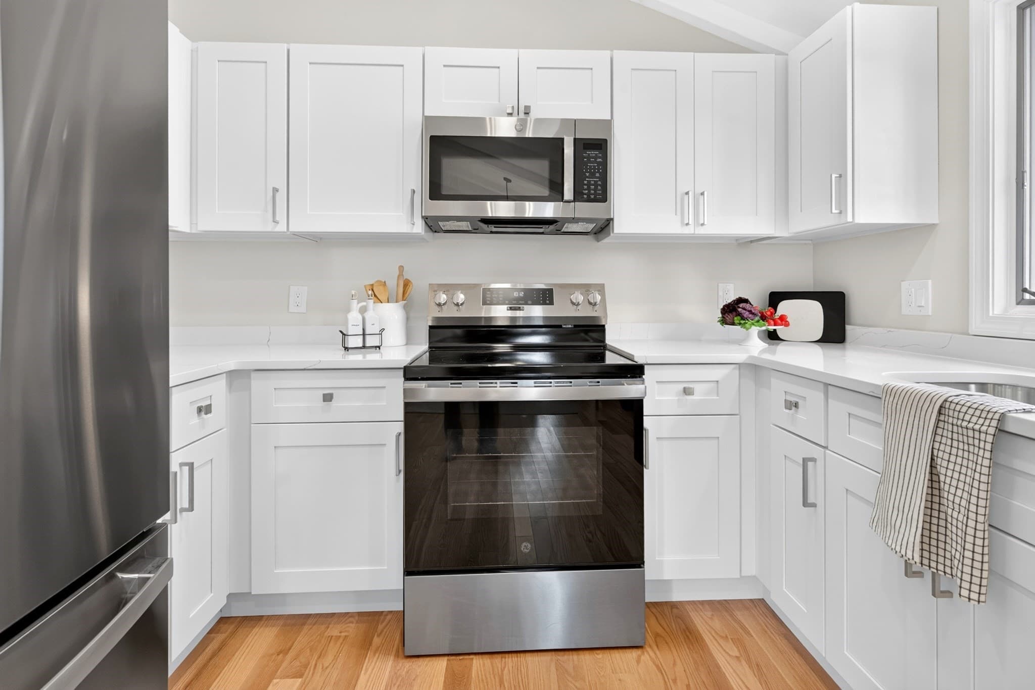 Single Family Residence at 72 Arcadia Ave, Waltham MA 02452, Waltham, photo 11 of 37