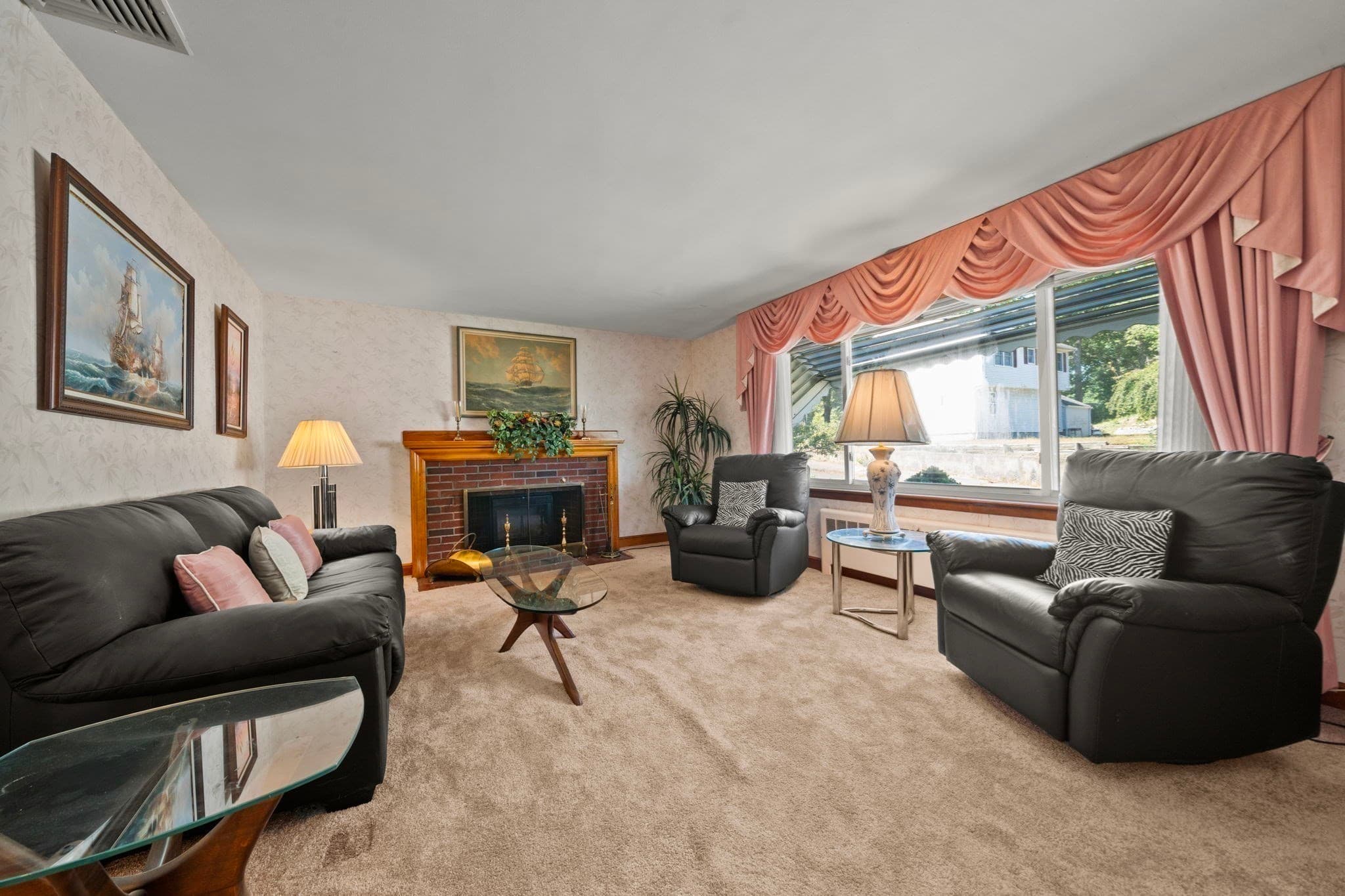 Single Family Residence at 38 Bonavesta St, Lynn MA 01905, Lynn, photo 7 of 30