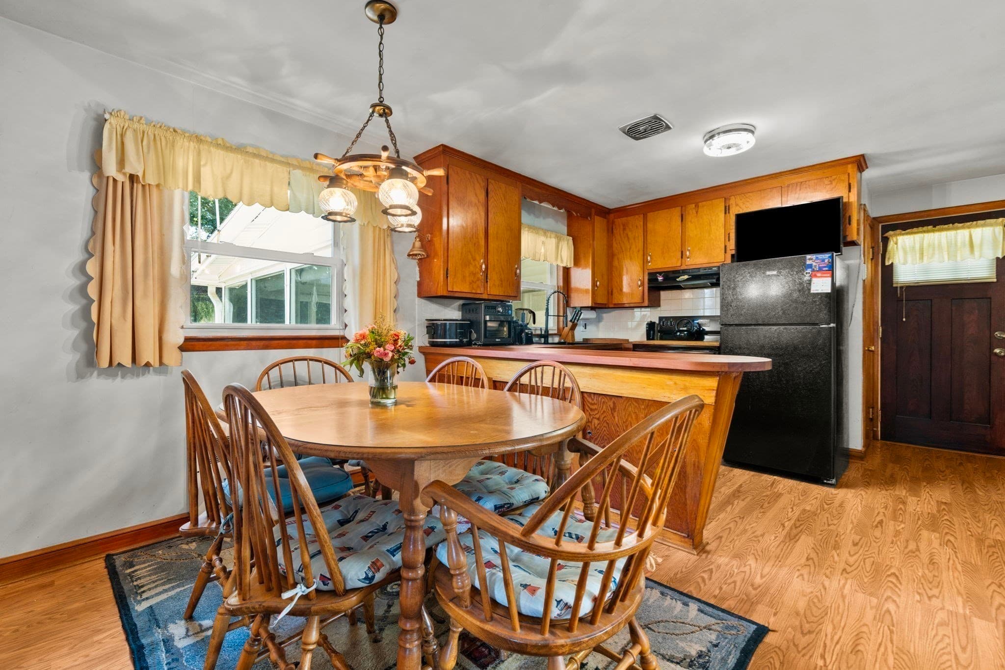 Single Family Residence at 38 Bonavesta St, Lynn MA 01905, Lynn, photo 5 of 30