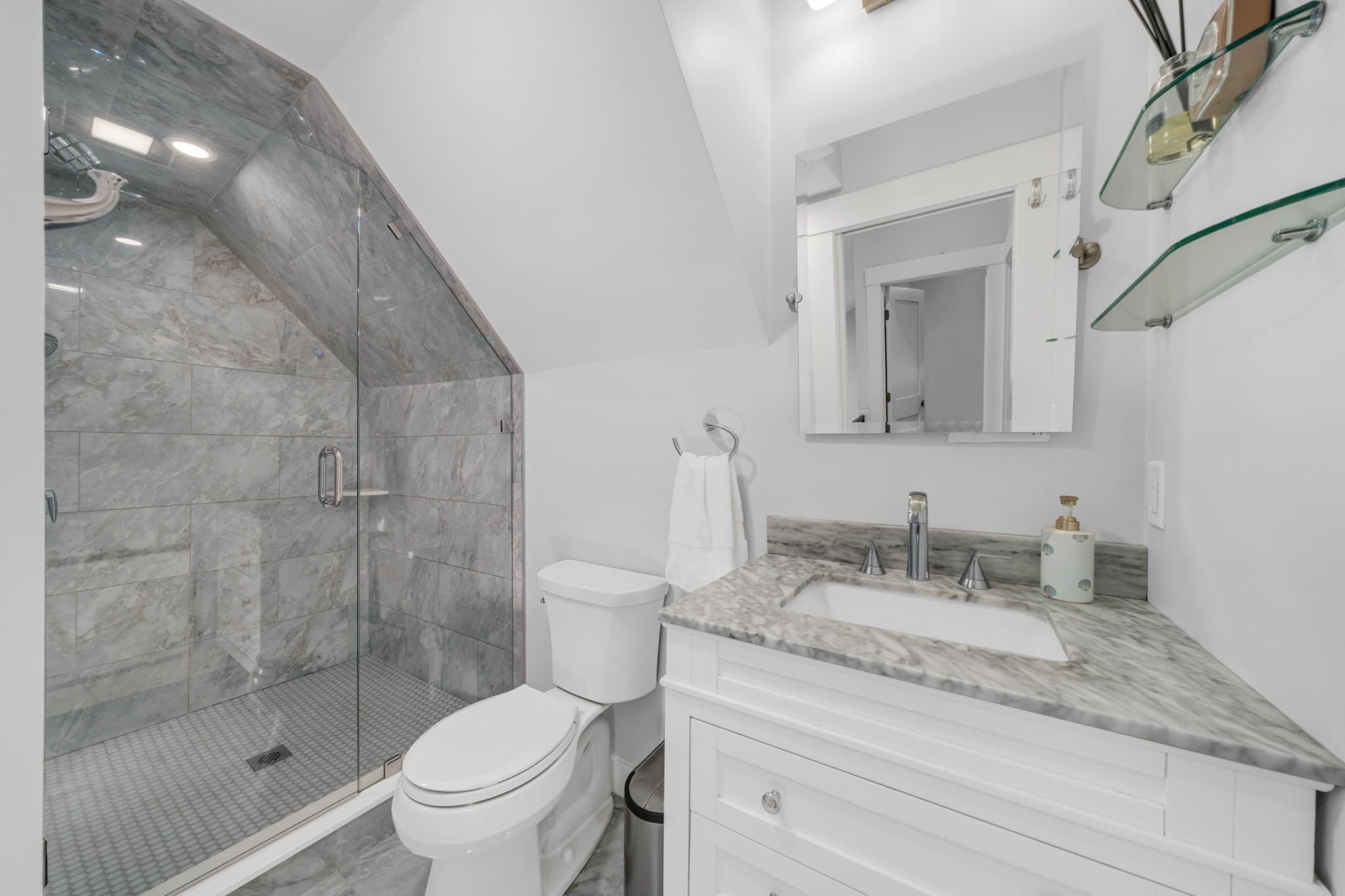 Condominium at 142 Main St # 4, Amesbury MA 01913, Amesbury, photo 27 of 41