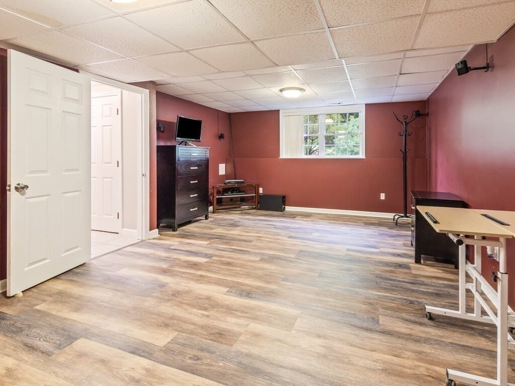 Single Family Residence at 37 Moreland Green Dr, Worcester MA 01609, Worcester, photo 27 of 38