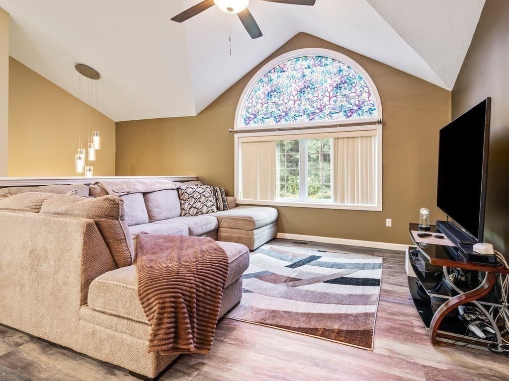 Single Family Residence at 37 Moreland Green Dr, Worcester MA 01609, Worcester, photo 12 of 38