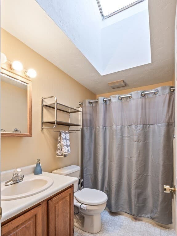 Single Family Residence at 37 Moreland Green Dr, Worcester MA 01609, Worcester, photo 22 of 38