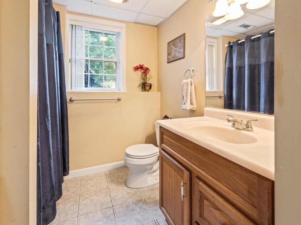 Single Family Residence at 37 Moreland Green Dr, Worcester MA 01609, Worcester, photo 28 of 38