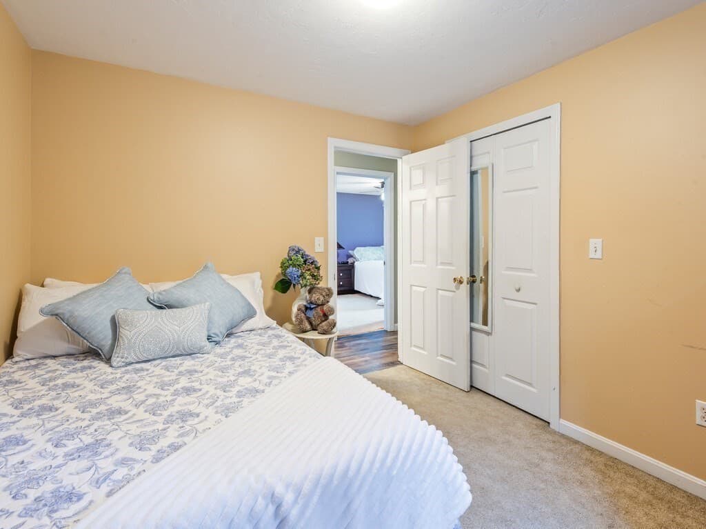 Single Family Residence at 37 Moreland Green Dr, Worcester MA 01609, Worcester, photo 20 of 38