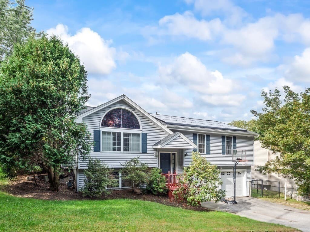 Single Family Residence at 37 Moreland Green Dr, Worcester MA 01609, Worcester, photo 37 of 38