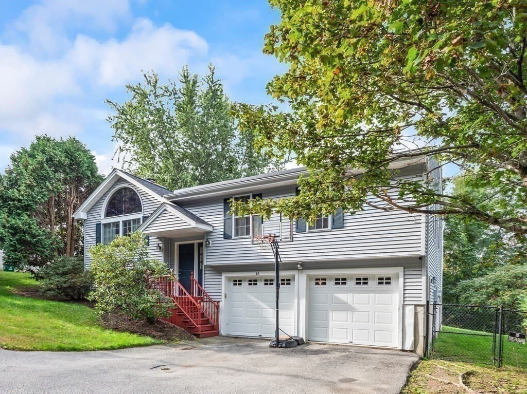 Single Family Residence at 37 Moreland Green Dr, Worcester MA 01609, Worcester, photo 35 of 38