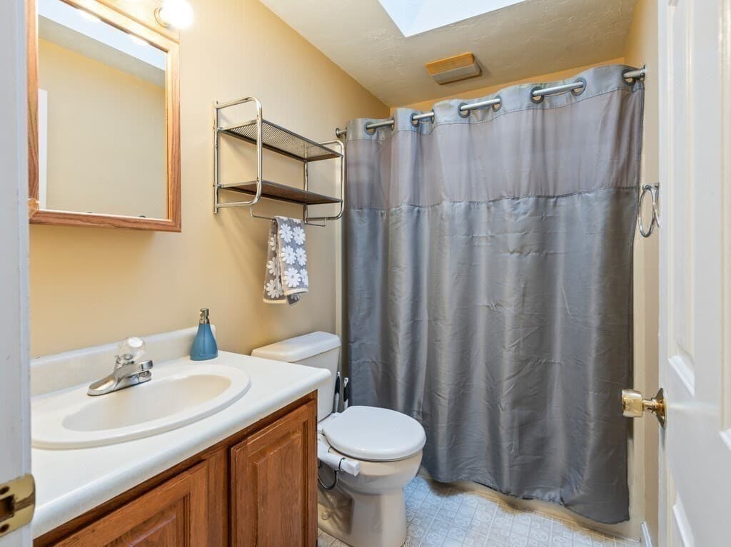Single Family Residence at 37 Moreland Green Dr, Worcester MA 01609, Worcester, photo 21 of 38