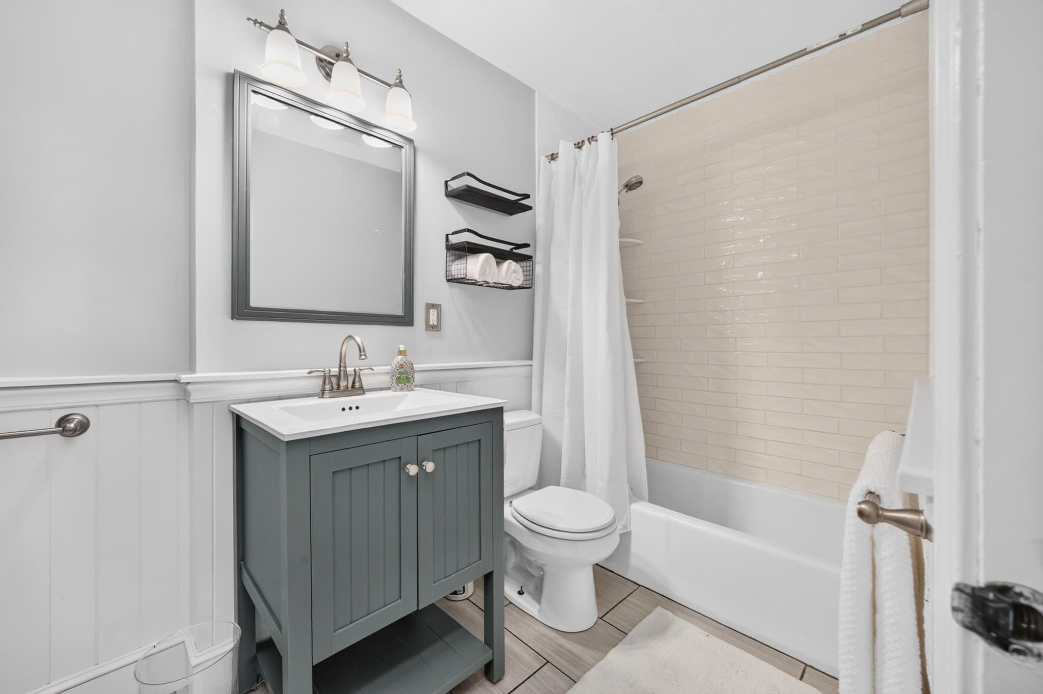 Condominium at 46 Tinson Rd # 9, Quincy MA 02169, Quincy, photo 15 of 20