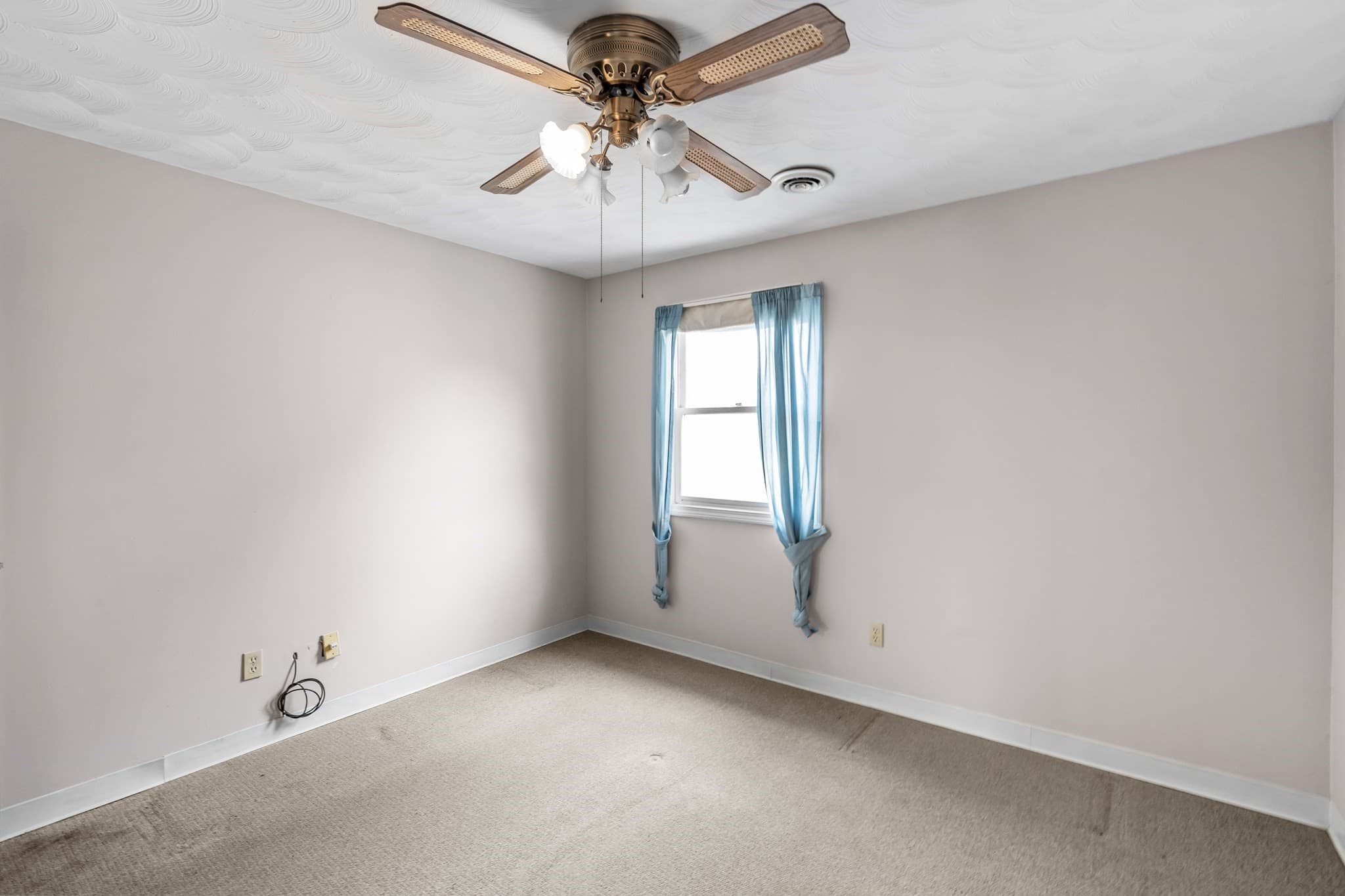 Condominium at 70 North Court # F, Fall River MA 02720, Fall River, photo 17 of 20