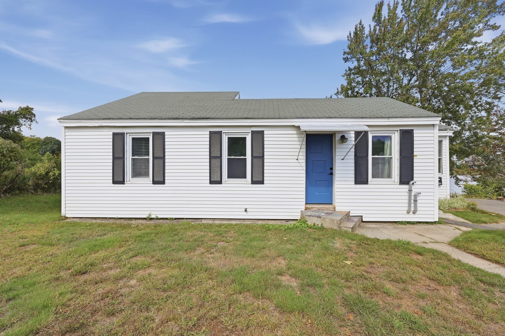 13 Elm Street, Leominster MA 01453