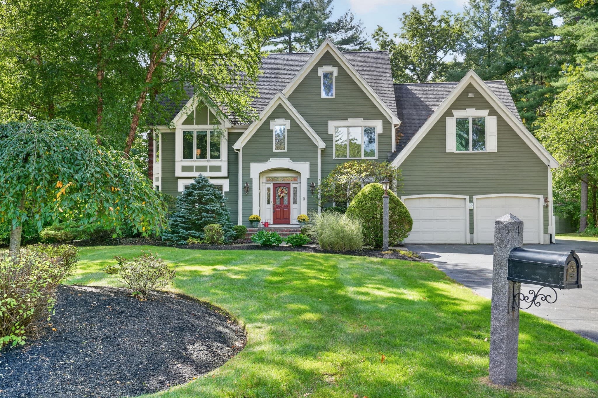 4 Chippy Ln, Andover MA 01810