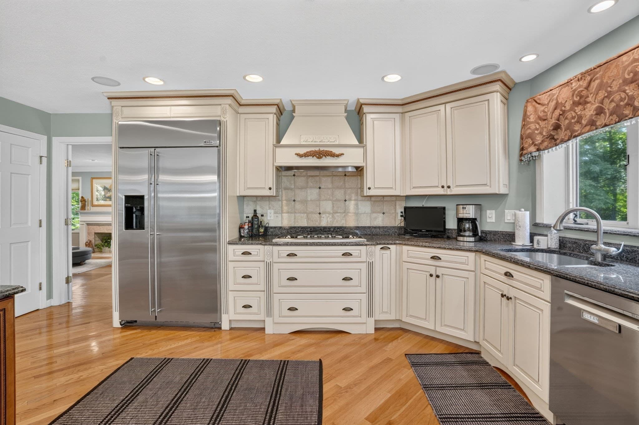 Single Family Residence at 4 Chippy Ln, Andover MA 01810, Andover, photo 9 of 42
