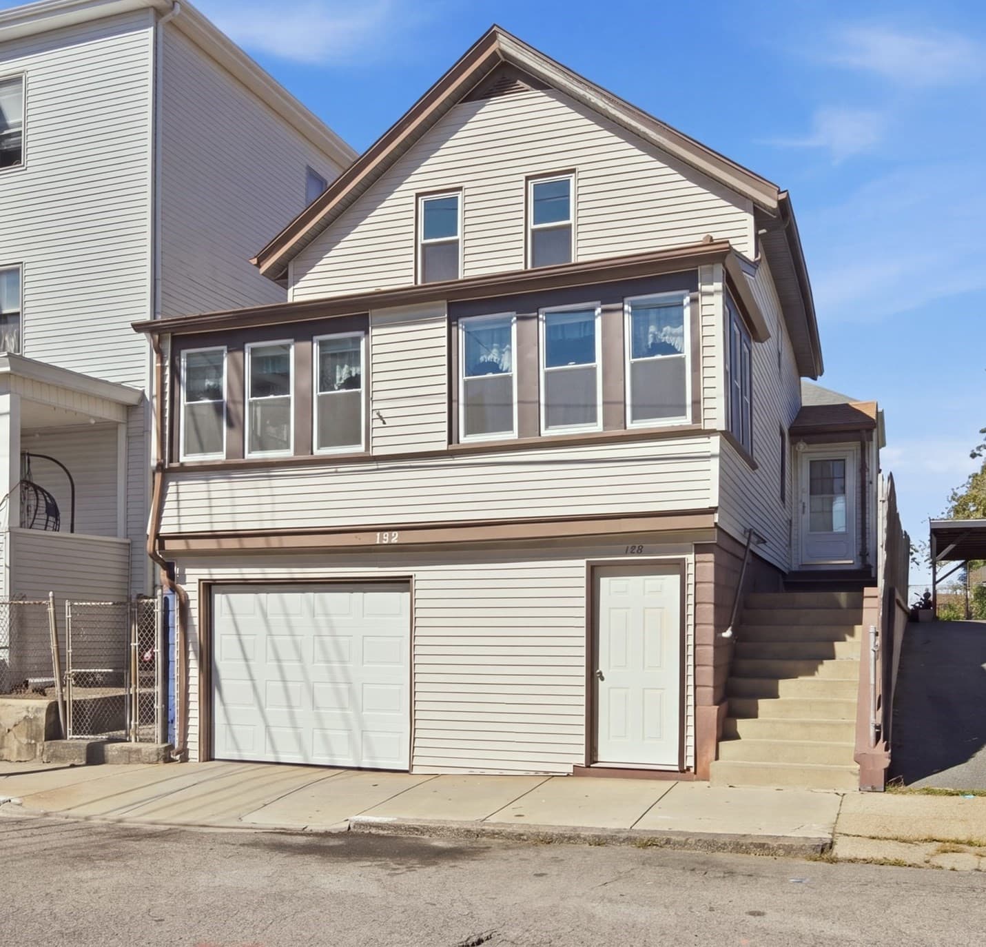Single Family Residence at 148 Hamlet St, Fall River MA 02724, Fall River, photo 2 of 17