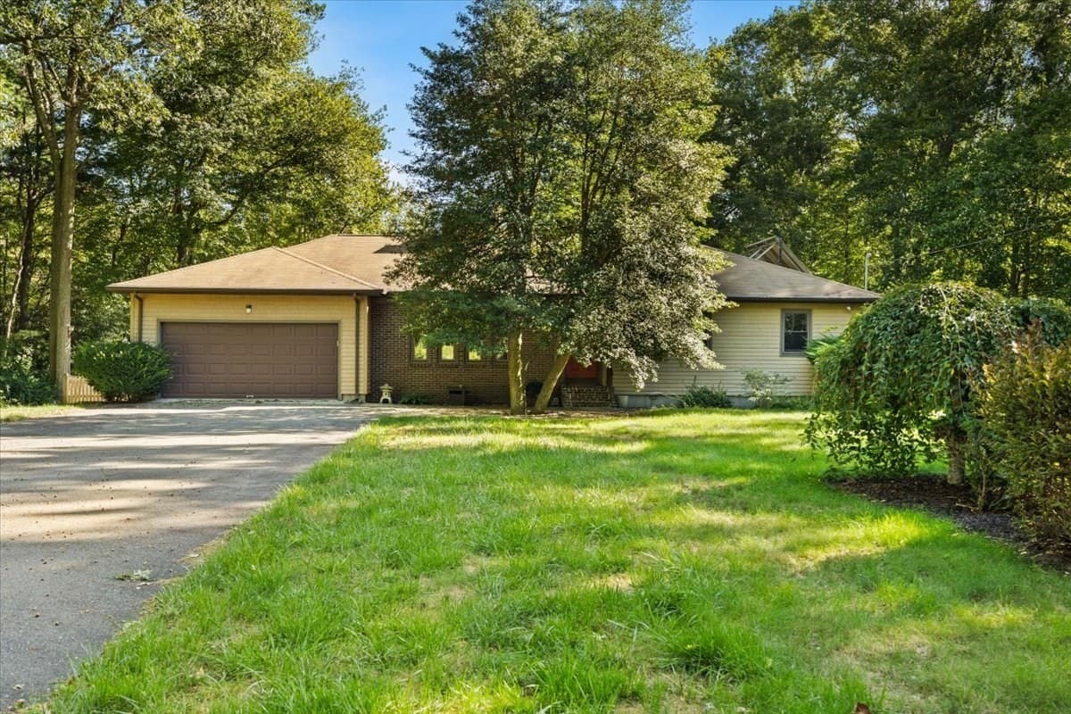 Single Family Residence at 95 Christopher Cr, Westport MA 02790, Westport, photo 2 of 41