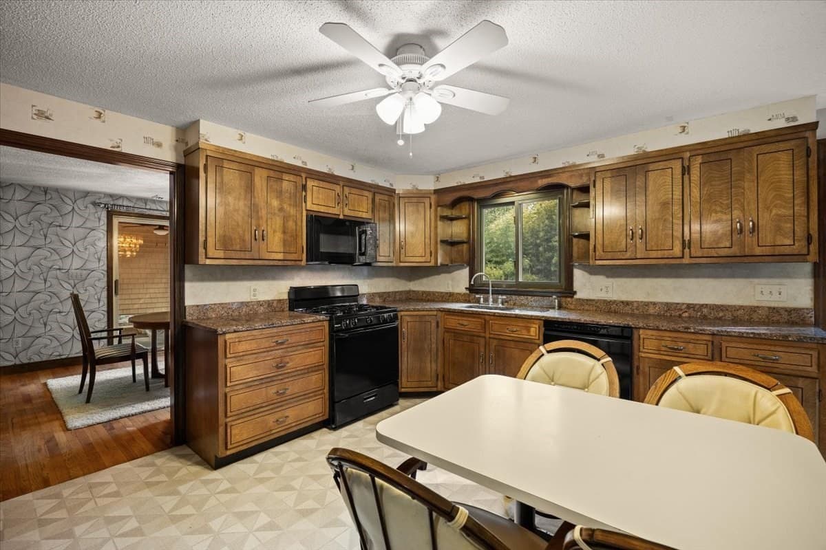 Single Family Residence at 95 Christopher Cr, Westport MA 02790, Westport, photo 12 of 41