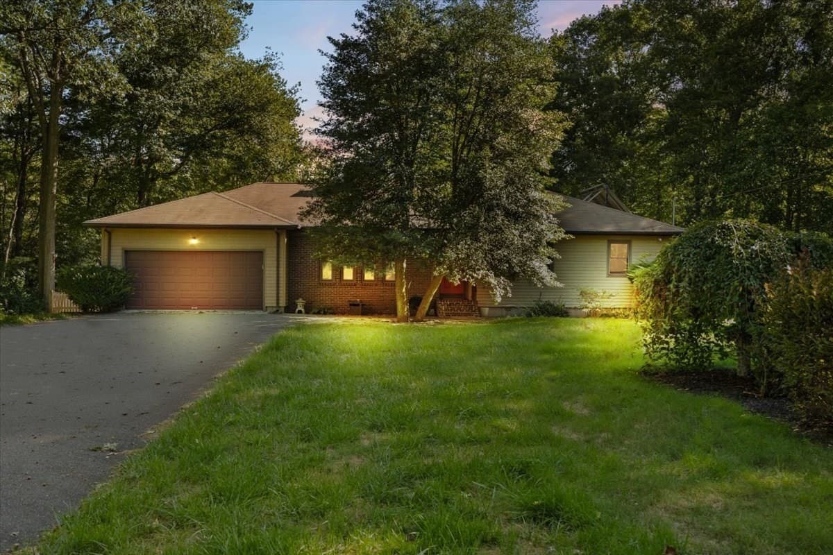 95 Christopher Cr, Westport MA 02790