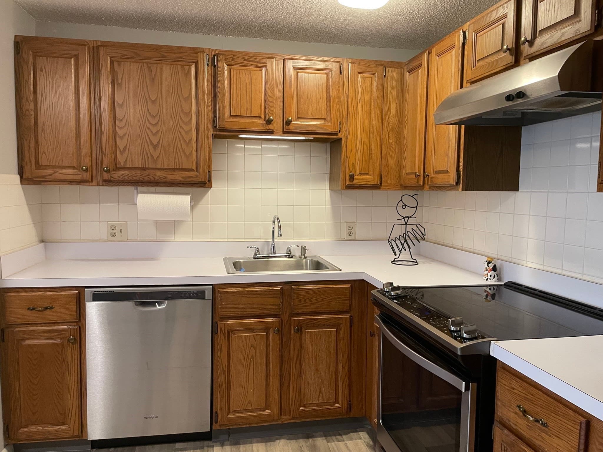 Condominium at 230 Chickering Rd # 12, North Andover MA 01845, North Andover, photo 8 of 22