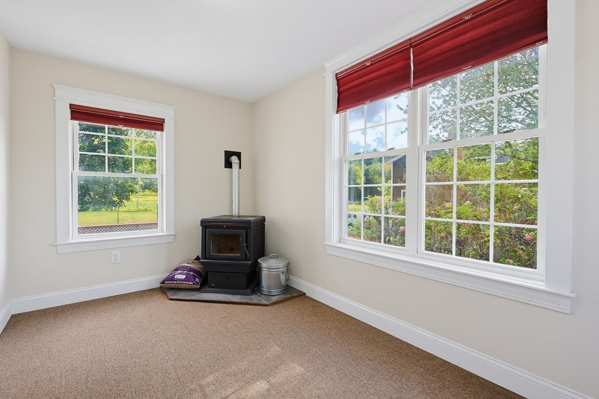 Single Family Residence at 2806 Providence Rd, Northbridge MA 01534, Northbridge, photo 8 of 42