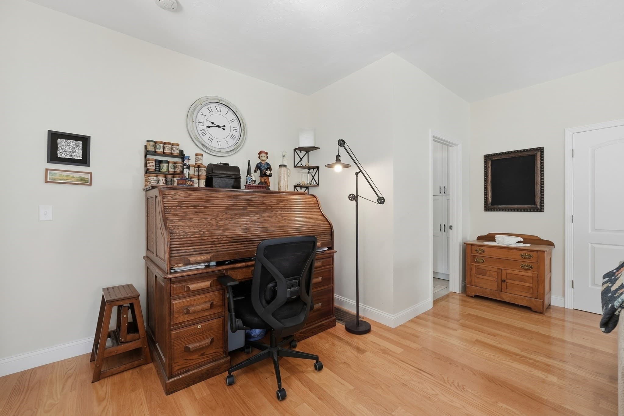 Single Family Residence at 9 Settlers Ln # 583, Holden MA 01520, Holden, photo 18 of 41