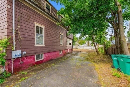 Multi Family at 10 Pinkham St, Lynn MA 01902, Lynn, photo 2 of 8