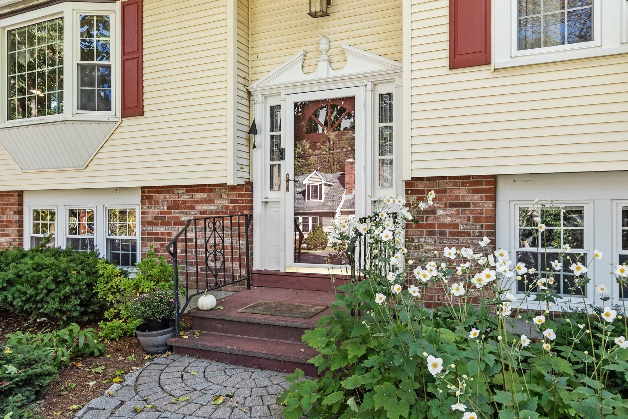 27 Third St, Maynard MA 01754