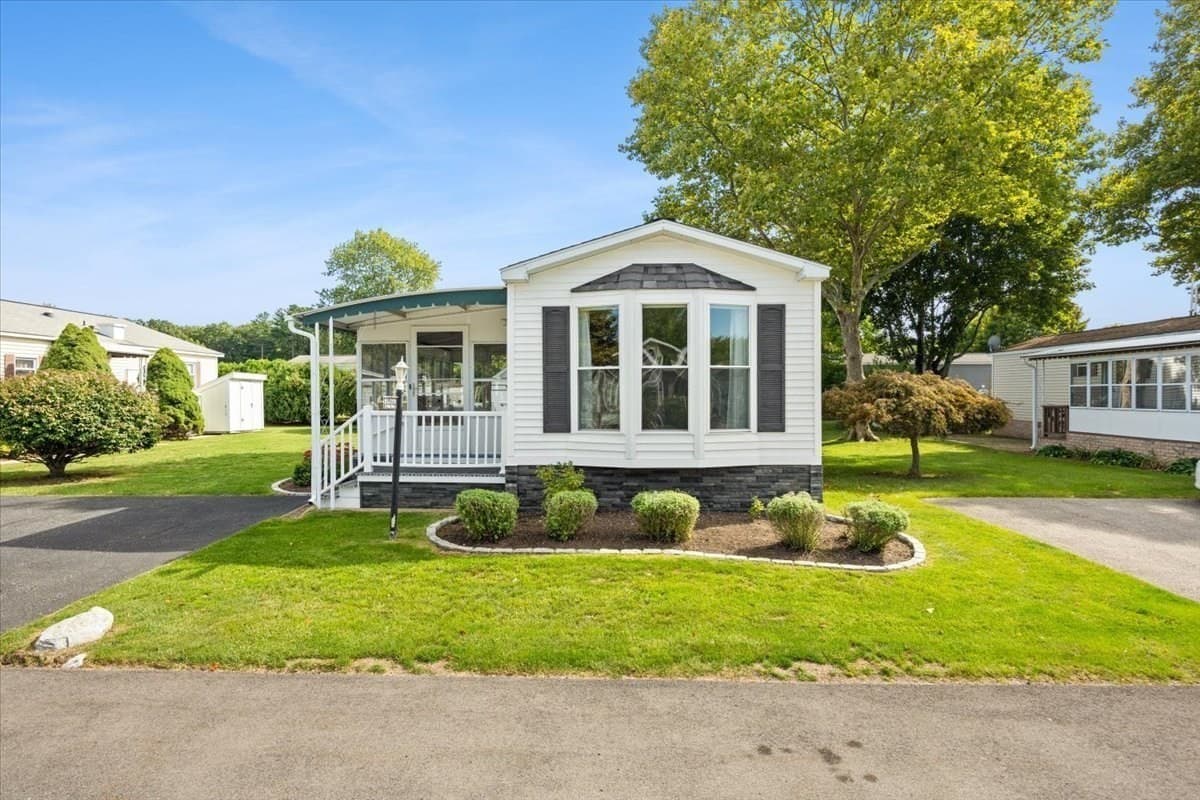 Mobile Home at 6 Viola Dr, Plainville MA 02762, Plainville, photo 24 of 25