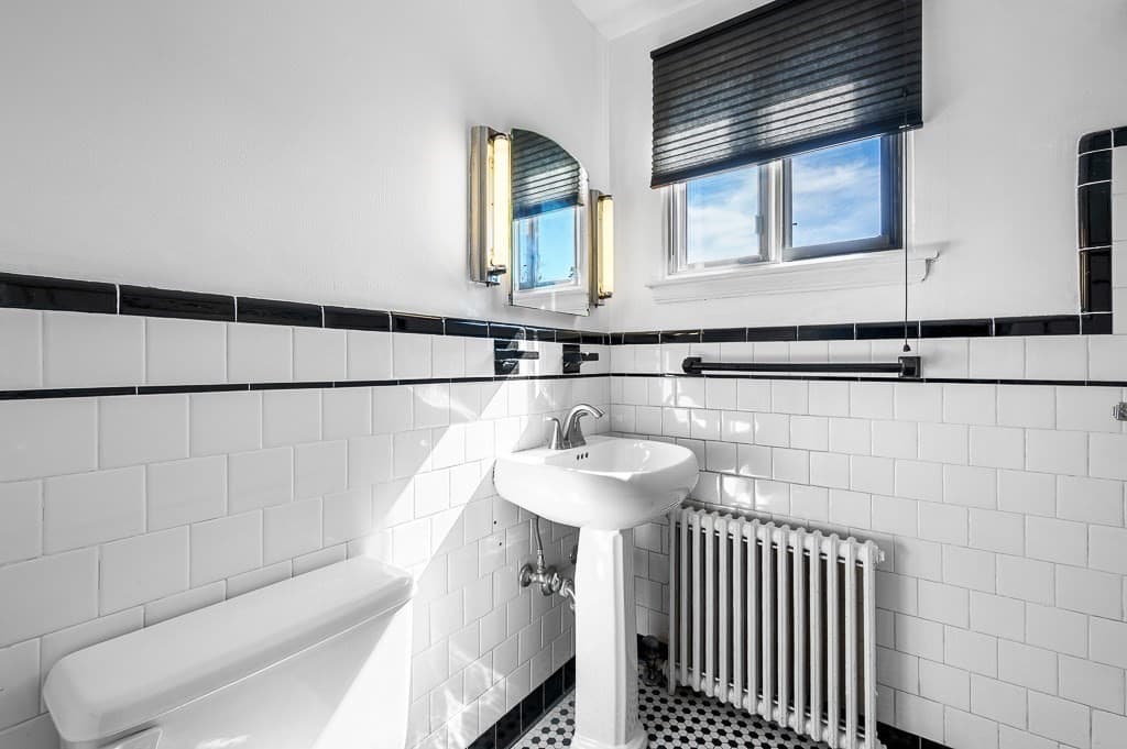 Condominium at 10 Ashland Street # 3R, Worcester MA 01609, Worcester, photo 13 of 16