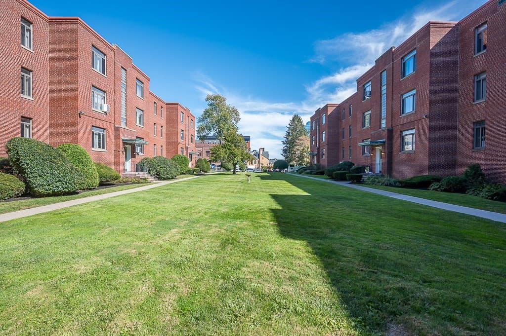 Condominium at 10 Ashland Street # 3R, Worcester MA 01609, Worcester, photo 16 of 16