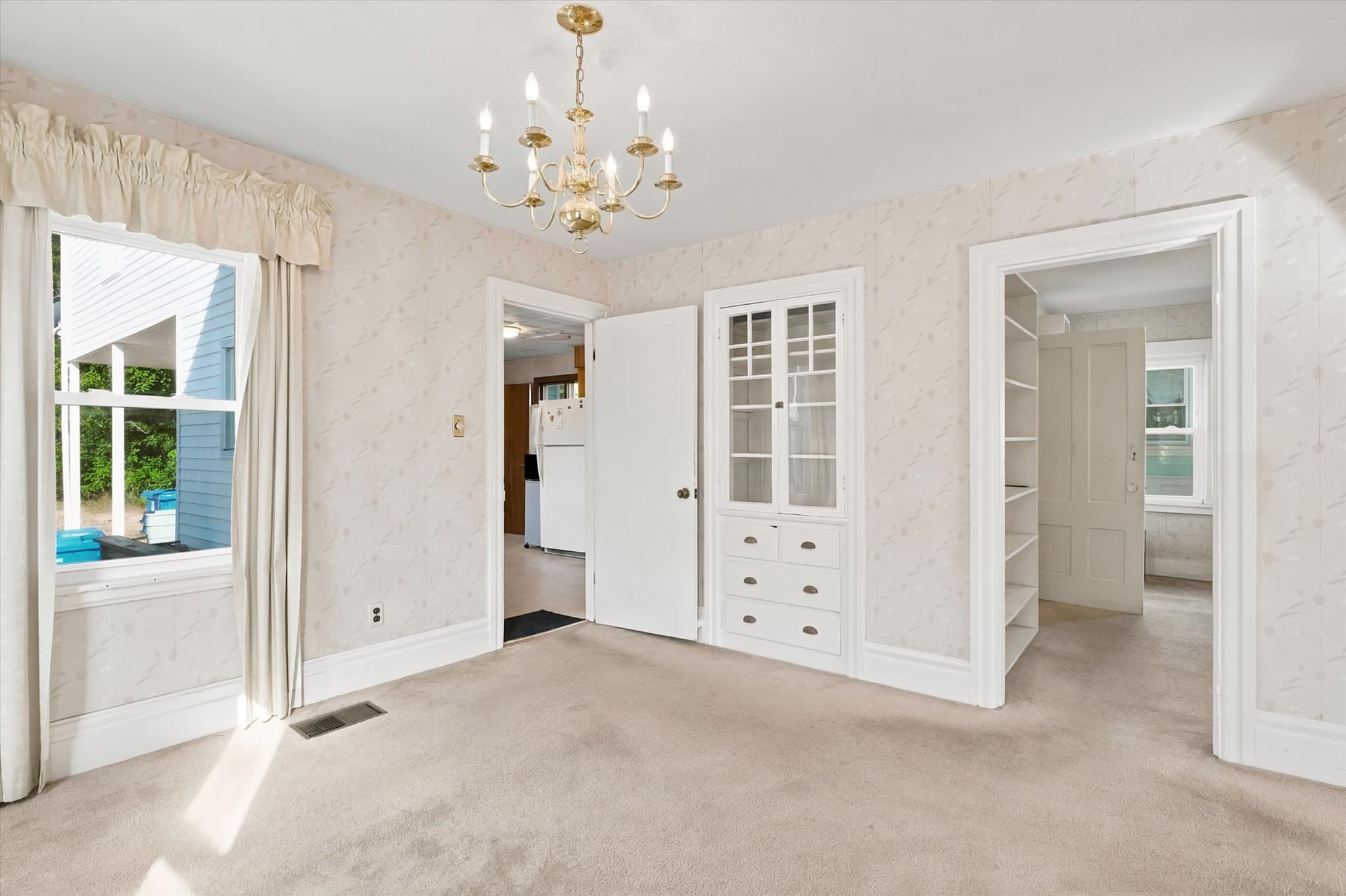 Single Family Residence at 164 Burrill St, Swampscott MA 01907, Swampscott, photo 10 of 40