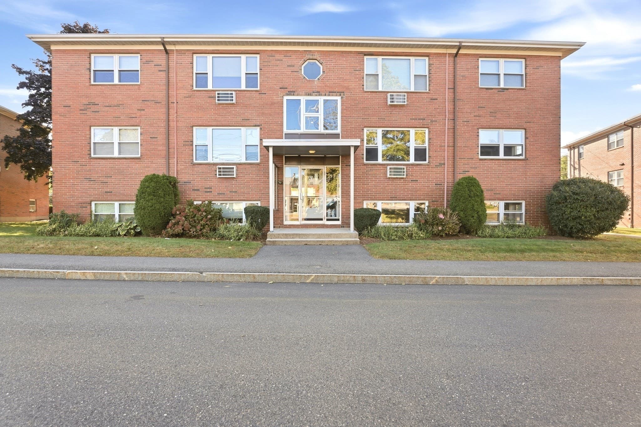 Condominium at 41 Warren St # B2, Waltham MA 02453, Waltham, photo 15 of 23