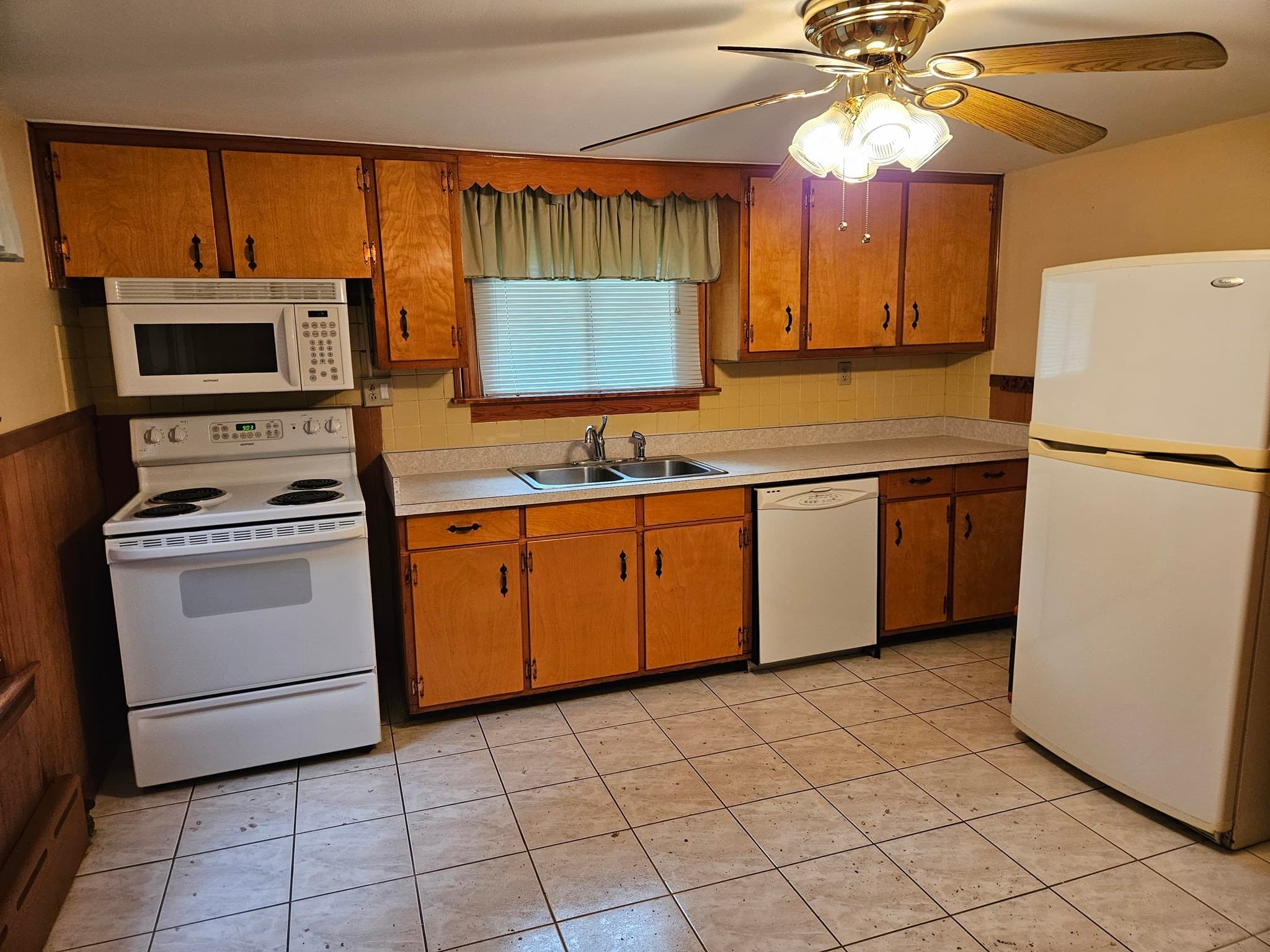 Single Family Residence at 13 Hancock St, Shrewsbury MA 01545, Shrewsbury, photo 2 of 2