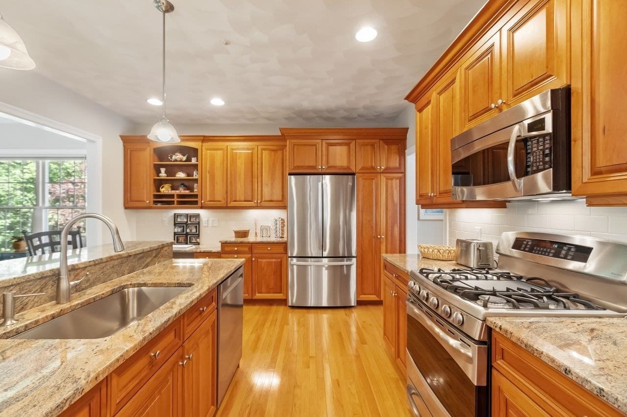 Condominium at 175 Cortland Drive # 175, North Andover MA 01845, North Andover, photo 2 of 35