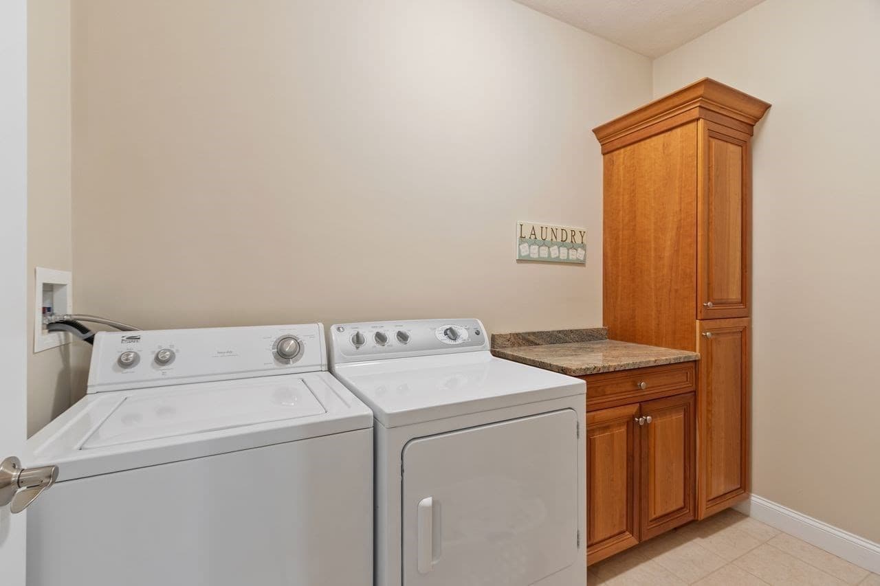 Condominium at 175 Cortland Drive # 175, North Andover MA 01845, North Andover, photo 16 of 35